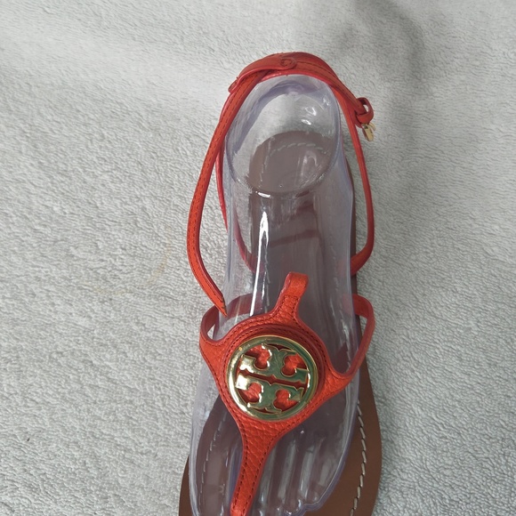 Tory Burch Orange Leather Logo T-Strap Sandals 7.5M Missing Part Of Strap - Picture 8 of 8